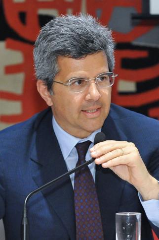 Andrea Zoppini durante la conferenza Diritto energia